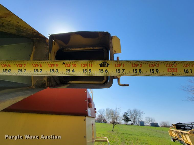 image for item FL9203 1998 New Holland TR96  RWA combine