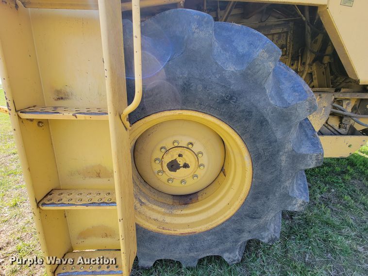 image for item FL9203 1998 New Holland TR96  RWA combine