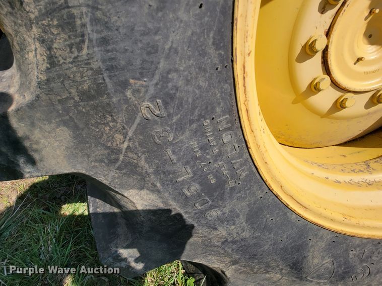 image for item FL9203 1998 New Holland TR96  RWA combine