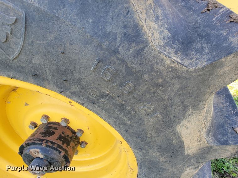 image for item FL9203 1998 New Holland TR96  RWA combine