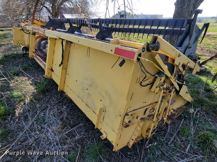 image for item FL9203 1998 New Holland TR96  RWA combine