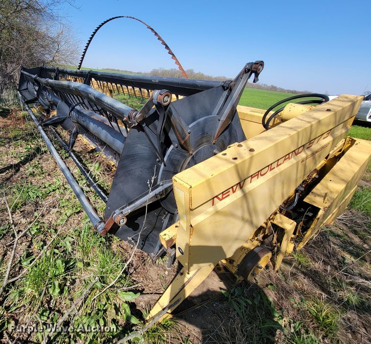 image for item FL9203 1998 New Holland TR96  RWA combine