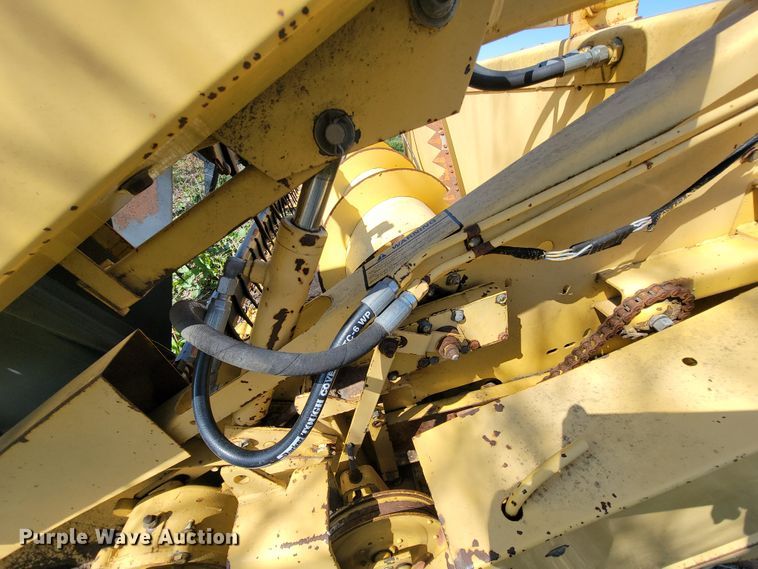 image for item FL9203 1998 New Holland TR96  RWA combine