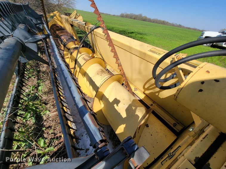 image for item FL9203 1998 New Holland TR96  RWA combine