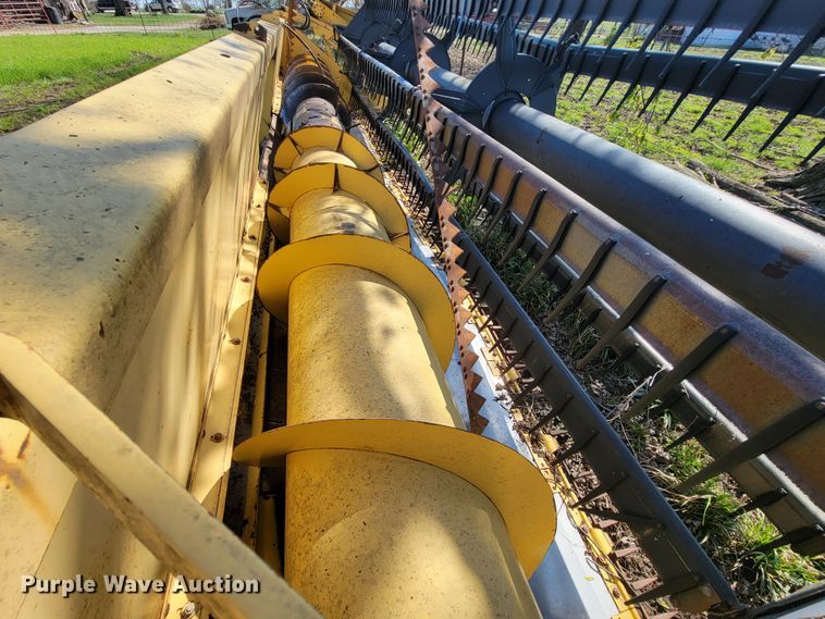 image for item FL9203 1998 New Holland TR96  RWA combine