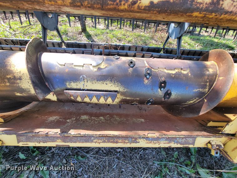 image for item FL9203 1998 New Holland TR96  RWA combine