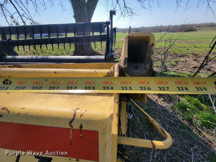 image for item FL9203 1998 New Holland TR96  RWA combine