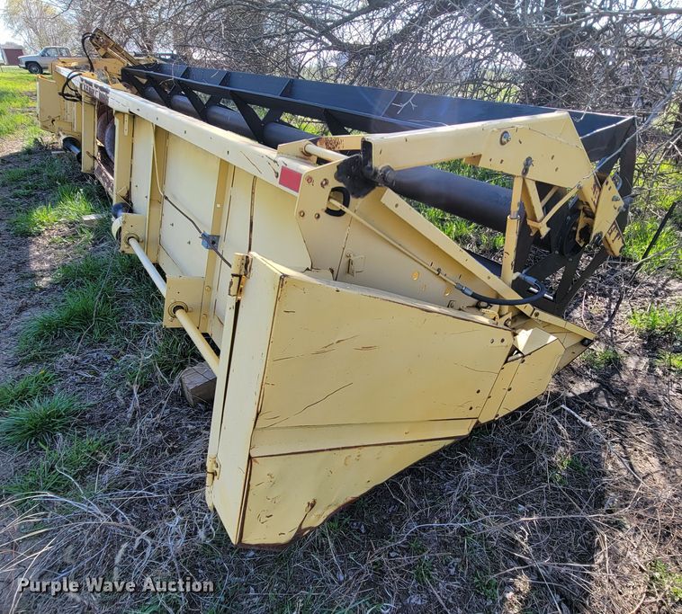 image for item FL9203 1998 New Holland TR96  RWA combine