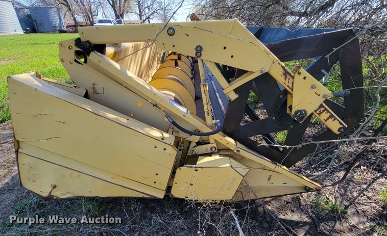 image for item FL9203 1998 New Holland TR96  RWA combine