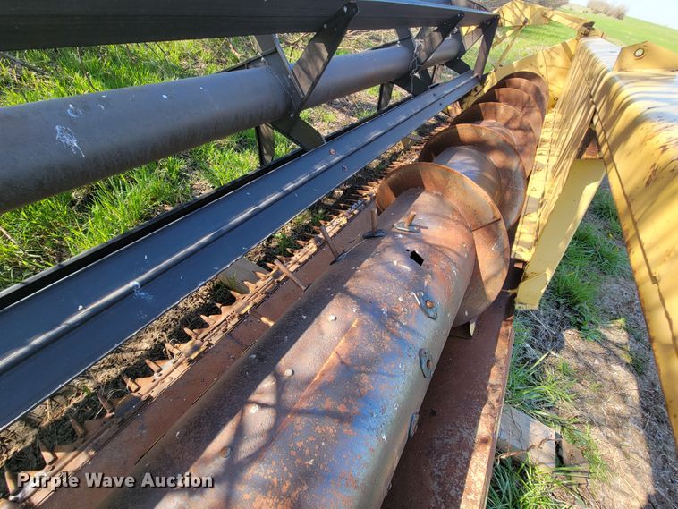 image for item FL9203 1998 New Holland TR96  RWA combine