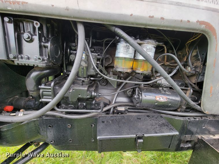 image for item FL9216 1976 White 2-105 Field Boss  tractor