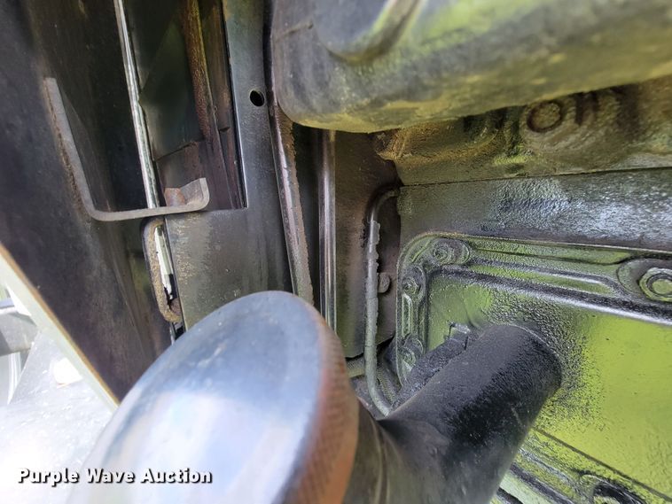 image for item FL9216 1976 White 2-105 Field Boss  tractor