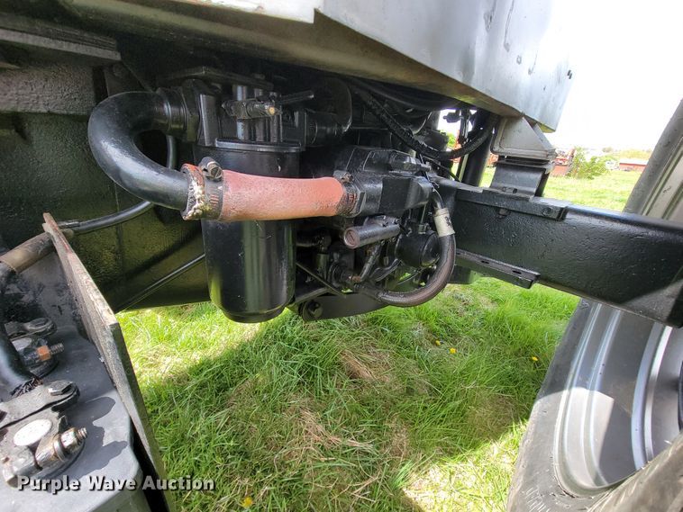 image for item FL9216 1976 White 2-105 Field Boss  tractor