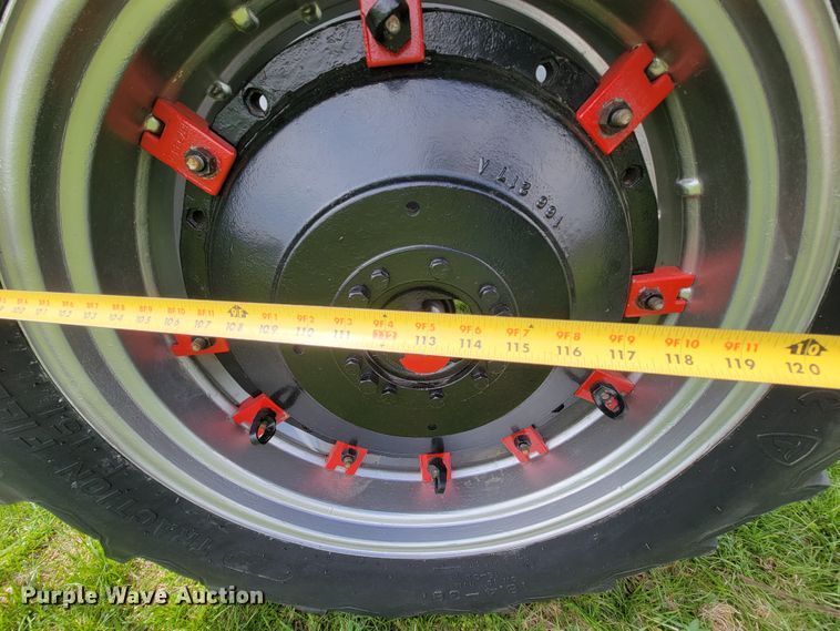 image for item FL9216 1976 White 2-105 Field Boss  tractor