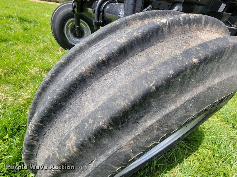 image for item FL9216 1976 White 2-105 Field Boss  tractor