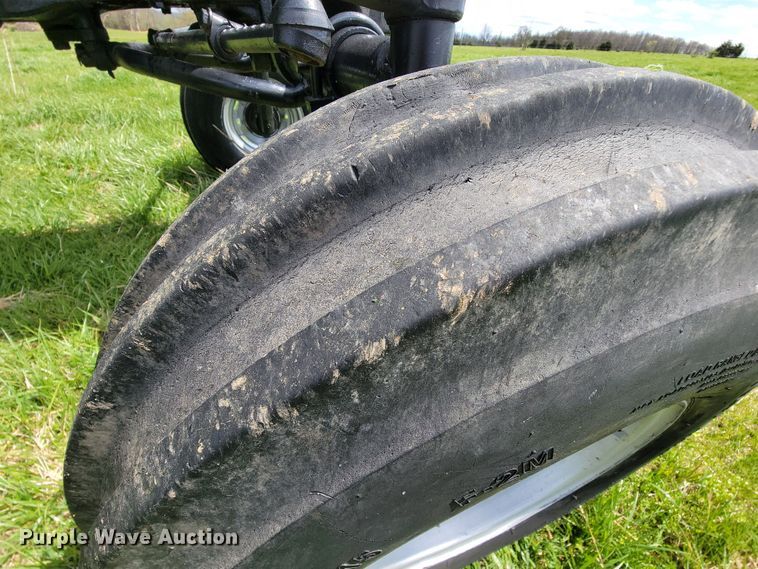 image for item FL9216 1976 White 2-105 Field Boss  tractor