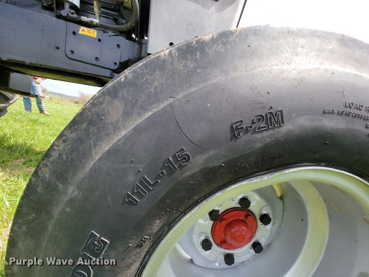 image for item FL9216 1976 White 2-105 Field Boss  tractor