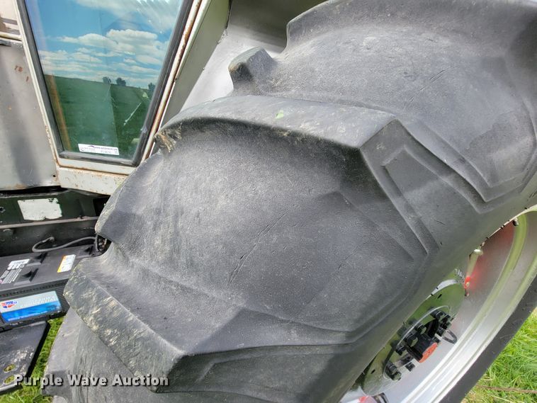 image for item FL9216 1976 White 2-105 Field Boss  tractor