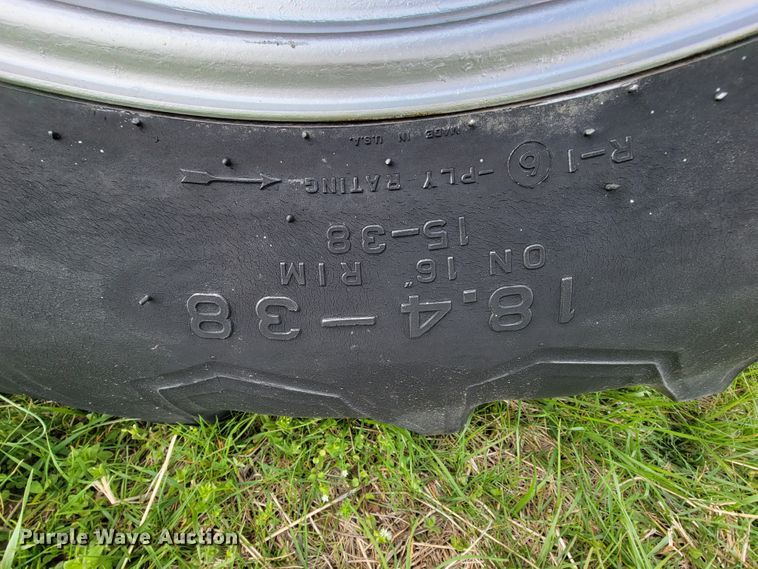 image for item FL9216 1976 White 2-105 Field Boss  tractor