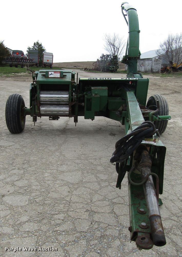 image for item GC9894 1990 John Deere 3970  forage harvester