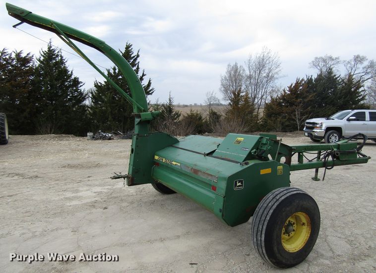 image for item GC9894 1990 John Deere 3970  forage harvester