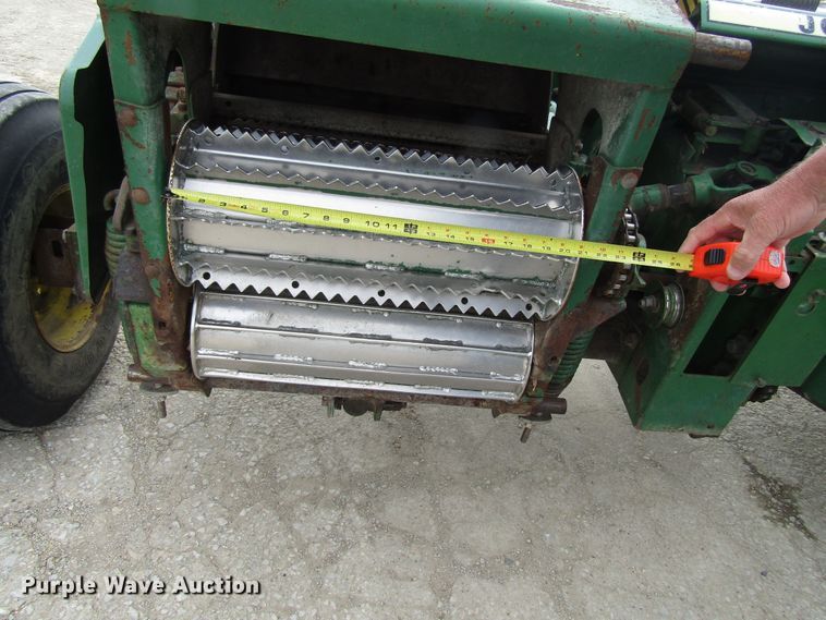image for item GC9894 1990 John Deere 3970  forage harvester