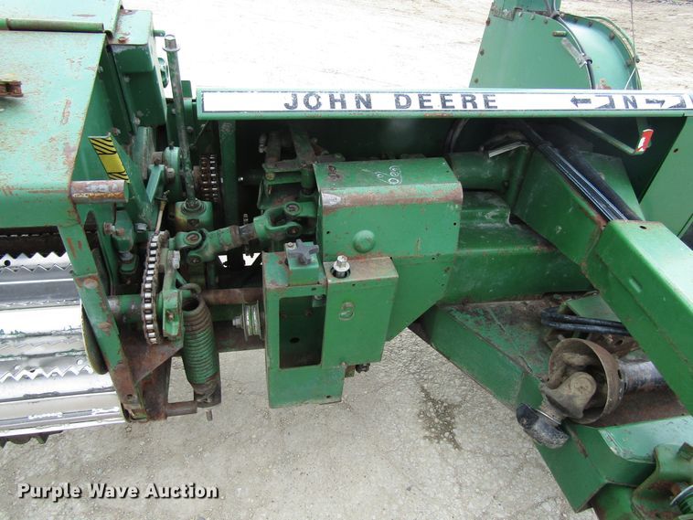 image for item GC9894 1990 John Deere 3970  forage harvester