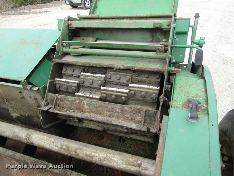 image for item GC9894 1990 John Deere 3970  forage harvester