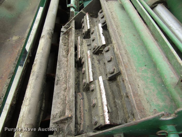 image for item GC9894 1990 John Deere 3970  forage harvester