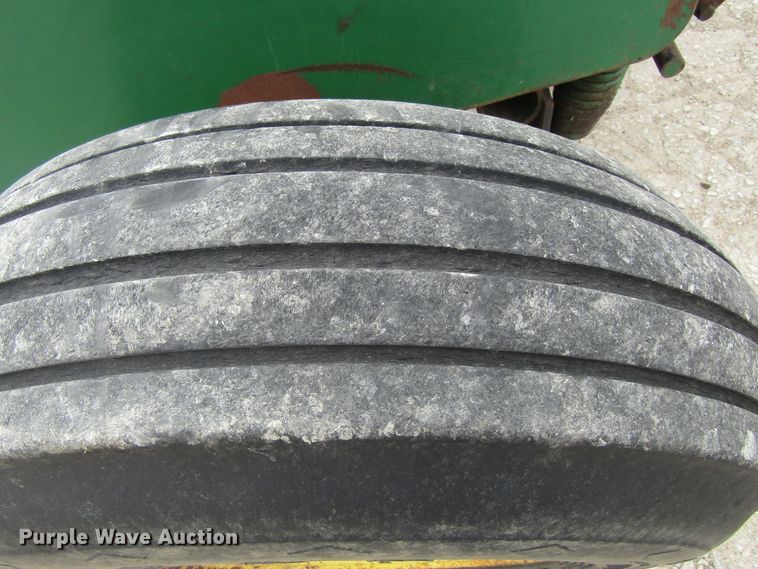 image for item GC9894 1990 John Deere 3970  forage harvester