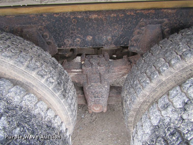 image for item GC9896 1984 Ford L8000  grain truck