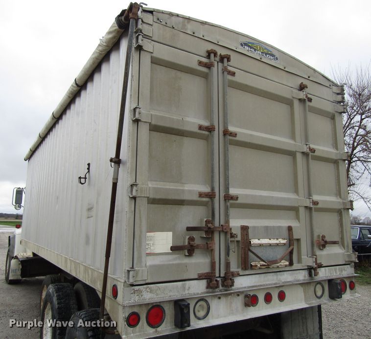 image for item GC9896 1984 Ford L8000  grain truck