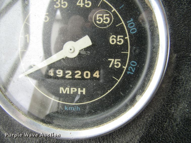 image for item GC9896 1984 Ford L8000  grain truck