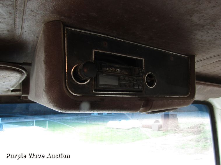 image for item GC9896 1984 Ford L8000  grain truck