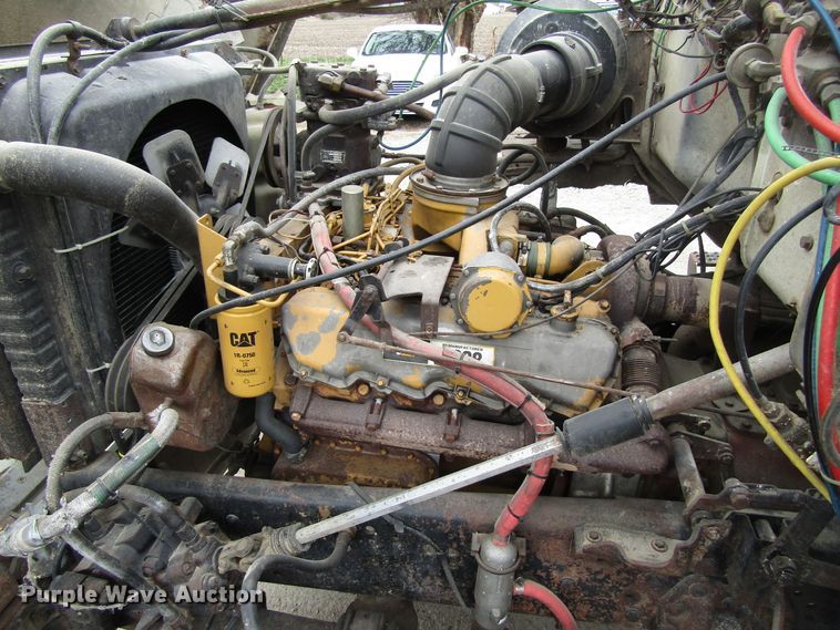 image for item GC9896 1984 Ford L8000  grain truck