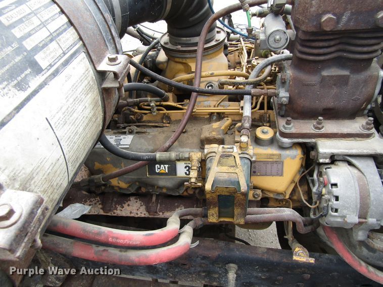 image for item GC9896 1984 Ford L8000  grain truck