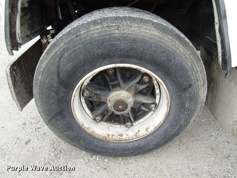 image for item GC9896 1984 Ford L8000  grain truck