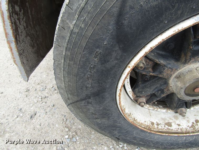 image for item GC9896 1984 Ford L8000  grain truck