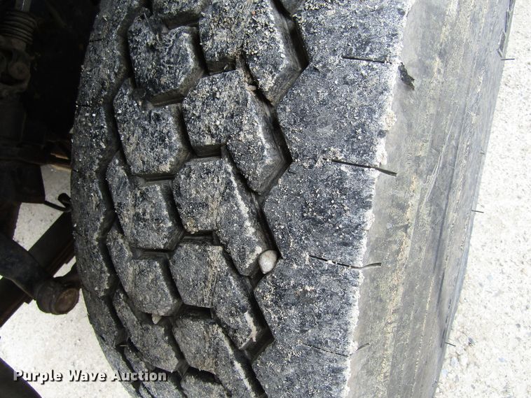 image for item GC9896 1984 Ford L8000  grain truck