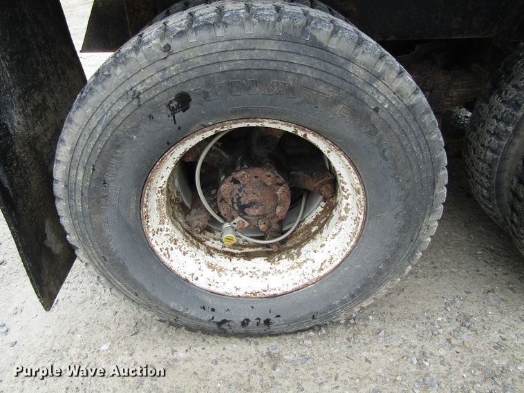 image for item GC9896 1984 Ford L8000  grain truck