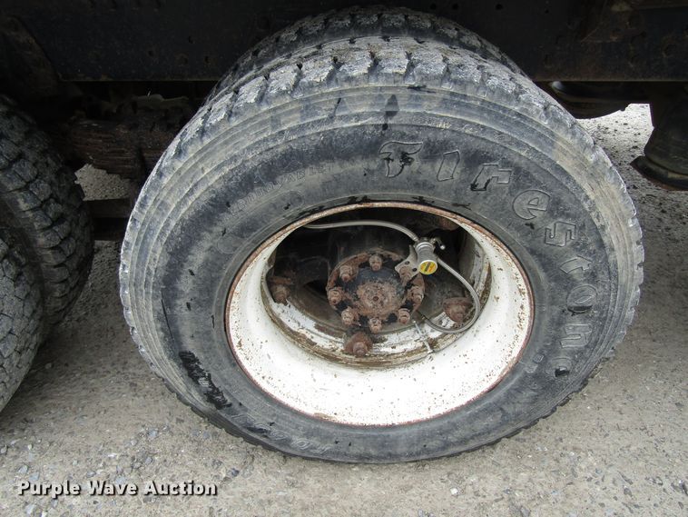 image for item GC9896 1984 Ford L8000  grain truck