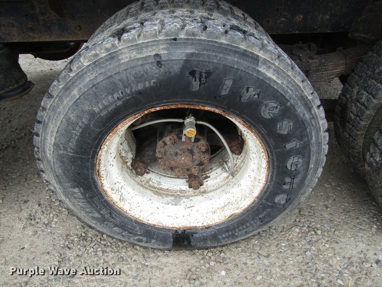 image for item GC9896 1984 Ford L8000  grain truck