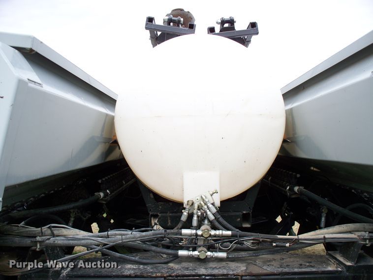 image for item GQ9528 2007 CrustBuster 4030  no-till grain drill