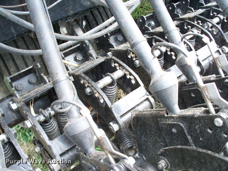 image for item GQ9528 2007 CrustBuster 4030  no-till grain drill