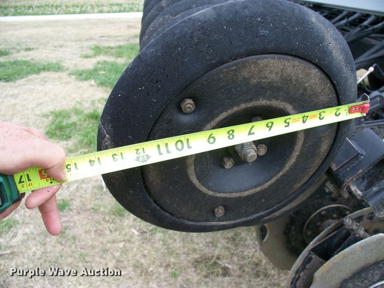 image for item GQ9528 2007 CrustBuster 4030  no-till grain drill