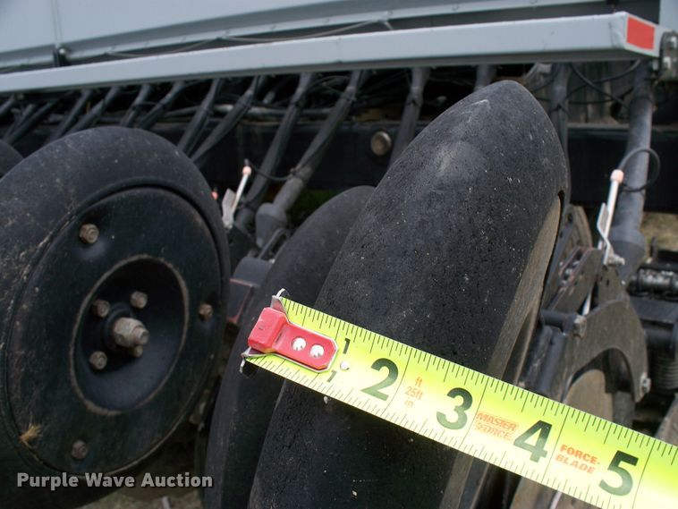 image for item GQ9528 2007 CrustBuster 4030  no-till grain drill
