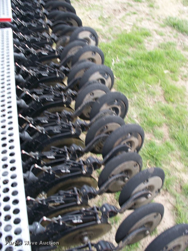 image for item GQ9528 2007 CrustBuster 4030  no-till grain drill