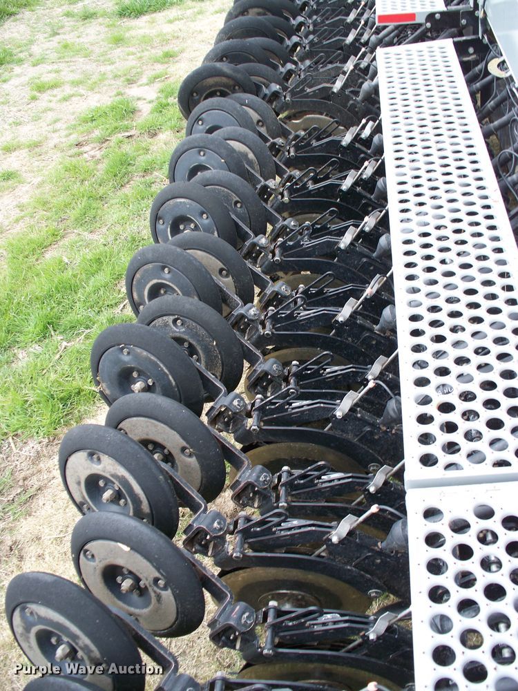 image for item GQ9528 2007 CrustBuster 4030  no-till grain drill