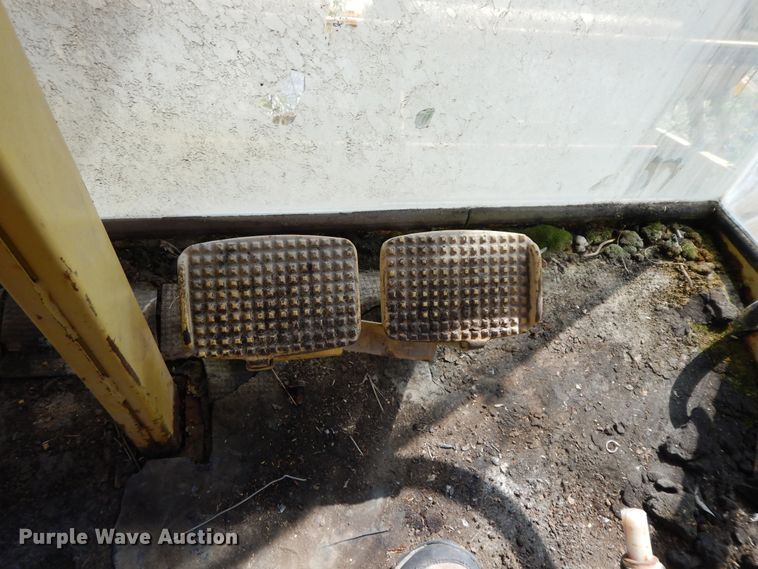 image for item HO9374 1987 New Holland TR70  combine