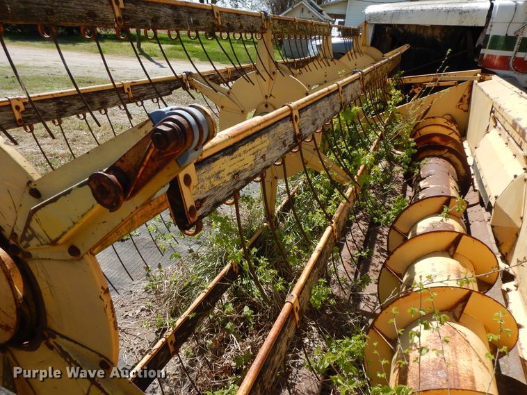 image for item HO9374 1987 New Holland TR70  combine